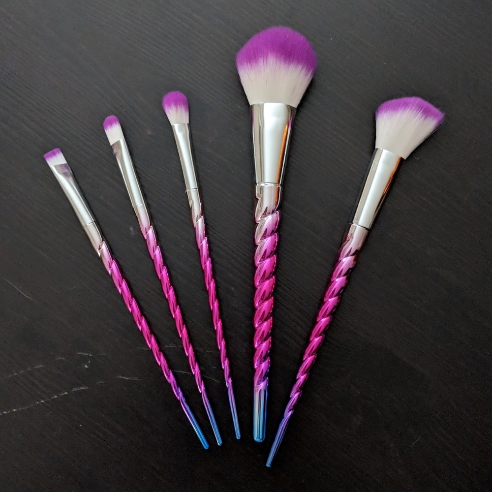 ๐BNIB - ๐ฆ ๐ Unicorn Rainbow Brush Set - Picture 2 of 3